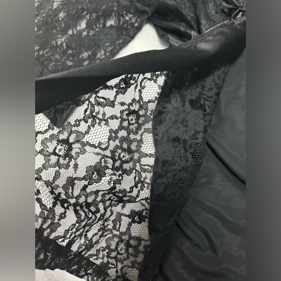 Gold Tag Victorias Secret Silky Black Robe - Picture 5 of 10